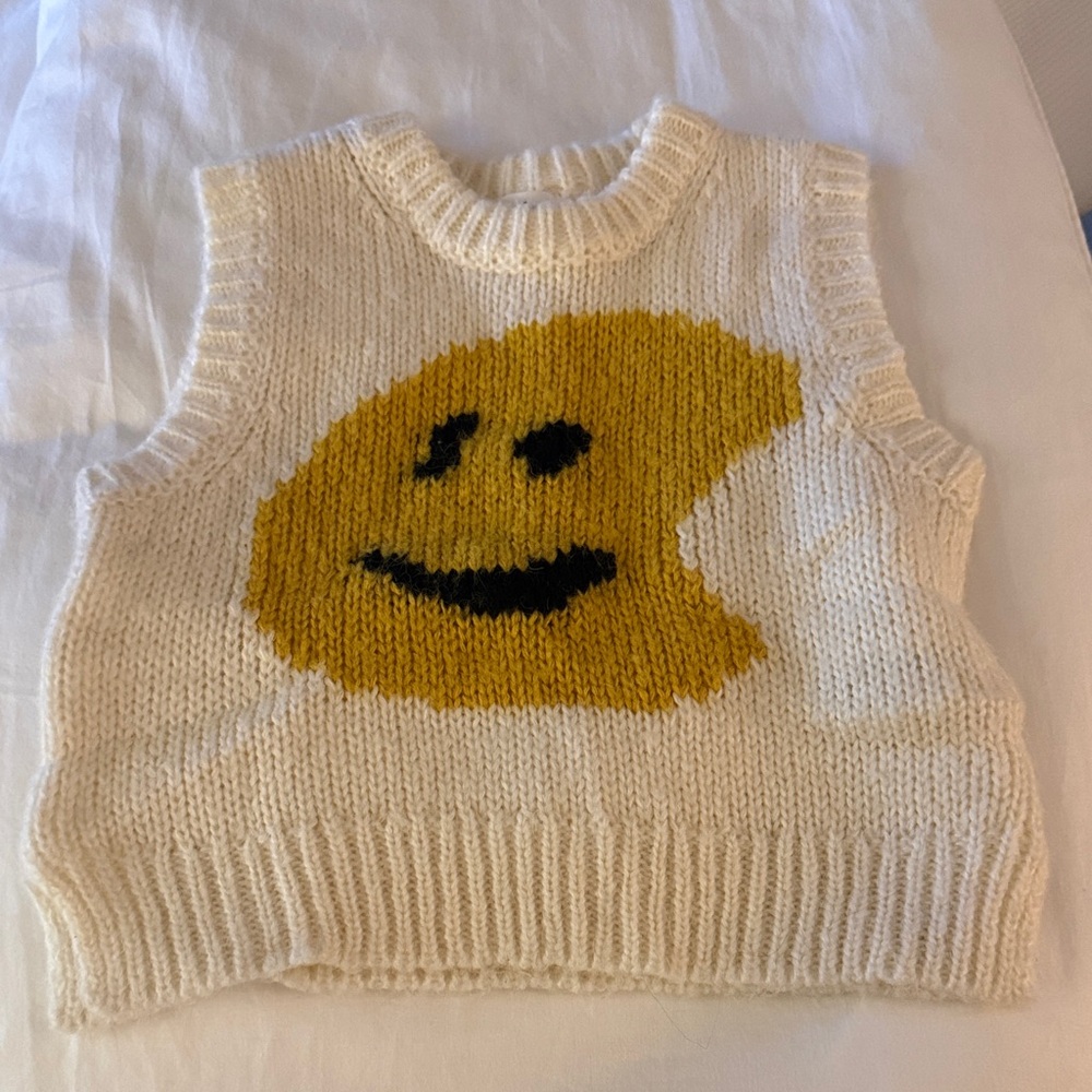 MOLO Cream and Yellow Smiley Knit Vest